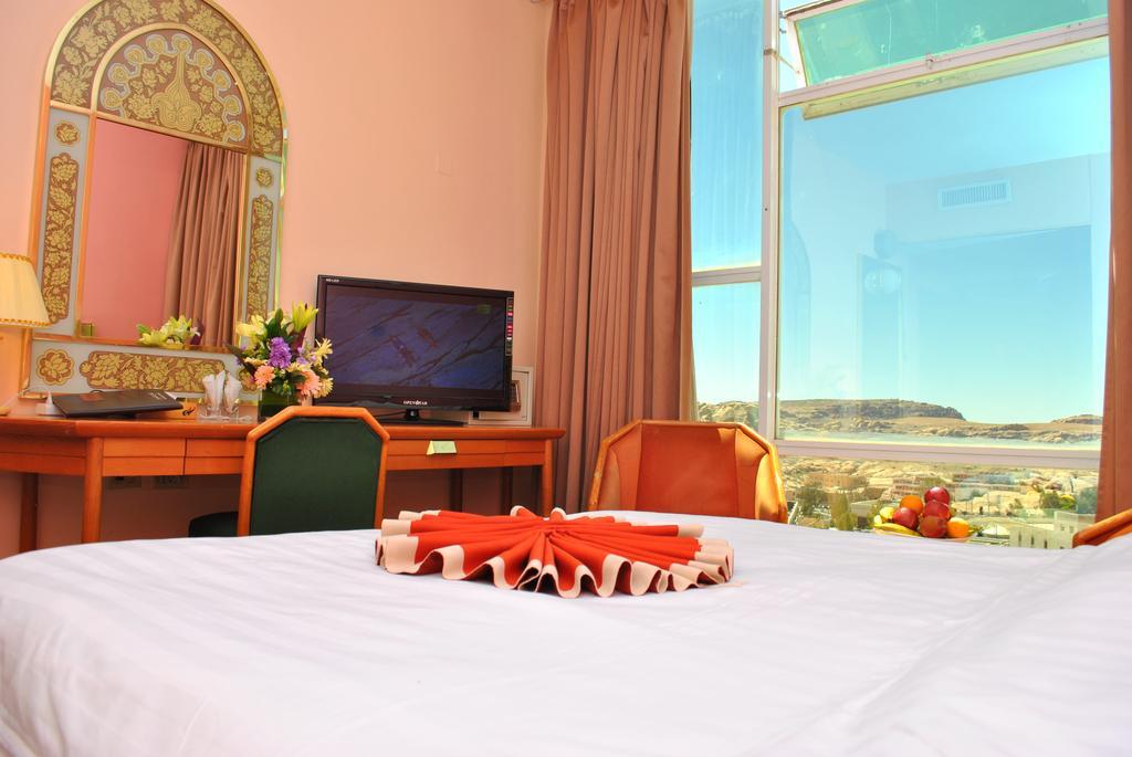 Candles Hotel Wadi Musa Exterior foto